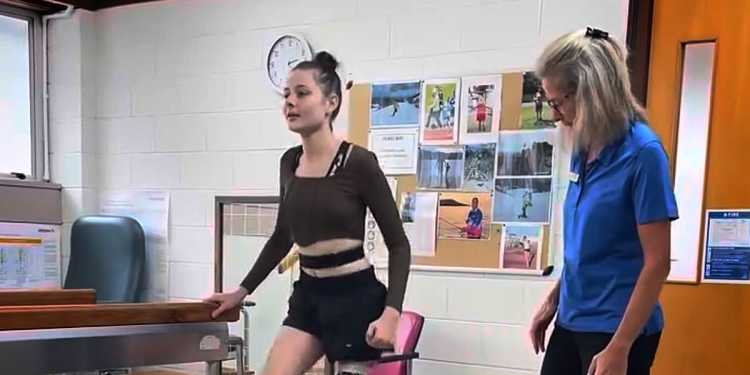 On The Up: Kerikeri teen Annabel Knight – from bone cancer to running with a blade On The Up: Kerikeri teen Annabel Knight – from bone cancer to running with a blade