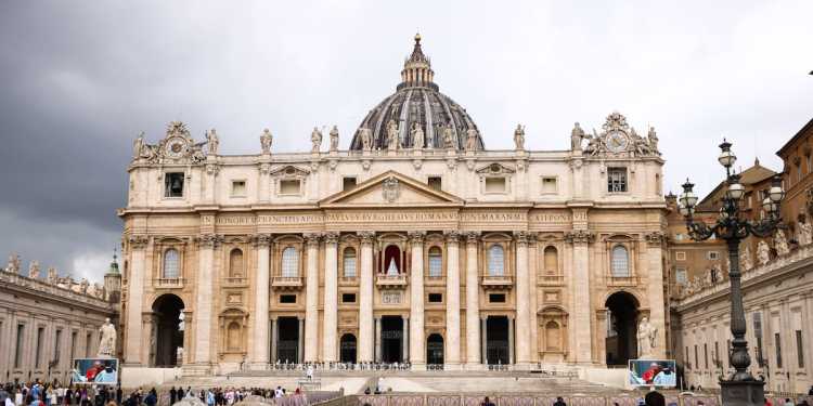 Vote for new pope: All eyes on Sistine Chapel chimney as conclave enters day two Vote for new pope: All eyes on Sistine Chapel chimney as conclave enters day two