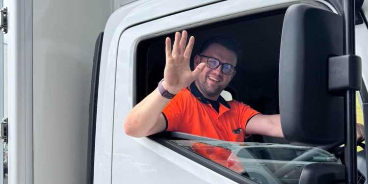 Auckland delivery driver injured in crash seeks recovery Auckland delivery driver injured in crash seeks recovery