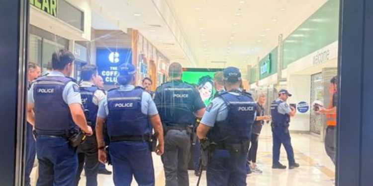Armed police swarm LynnMall Shopping Centre hunting person of interest Armed police swarm LynnMall Shopping Centre hunting person of interest