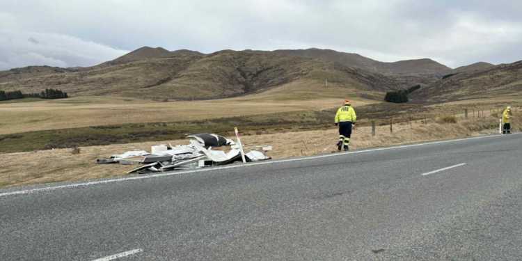 Winds destroy caravan near Lake Tekapo as gales hit Canterbury Winds destroy caravan near Lake Tekapo as gales hit Canterbury