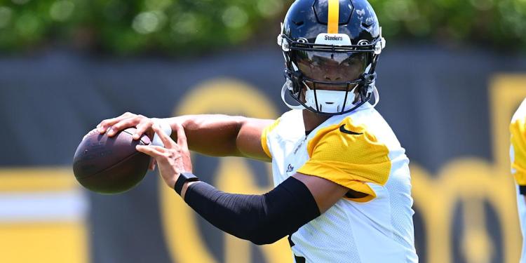 Mike Tomlin: Russell Wilson won’t play Friday and there is a competition with Justin Fields Mike Tomlin: Russell Wilson won’t play Friday and there is a competition with Justin Fields