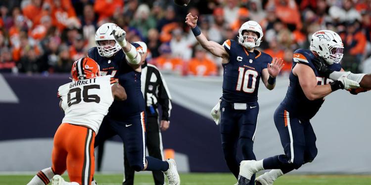 Browns vs. Broncos score, live updates: Monday Night Football is a mile high in Week 13 as Cleveland visits Denver Browns vs. Broncos score, live updates: Monday Night Football is a mile high in Week 13 as Cleveland visits Denver