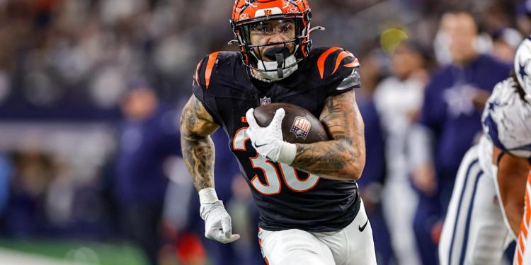 Fantasy Football Storylines to Watch in Week 15: Late-round and waiver-wire RBs prove themselves yet again Fantasy Football Storylines to Watch in Week 15: Late-round and waiver-wire RBs prove themselves yet again