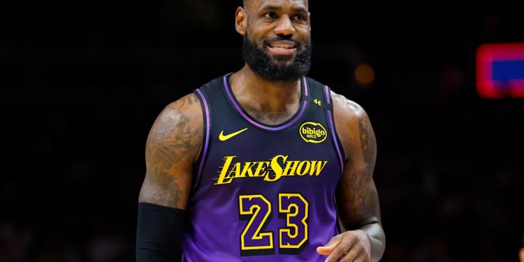 LeBron James to miss second straight game for Lakers; JJ Redick doesn't know when star will return LeBron James to miss second straight game for Lakers; JJ Redick doesn't know when star will return