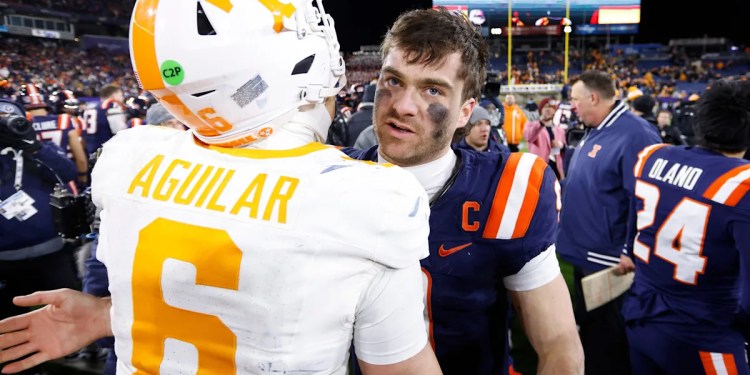 Illinois football wins Music City Bowl against Tennessee Illinois football wins Music City Bowl against Tennessee