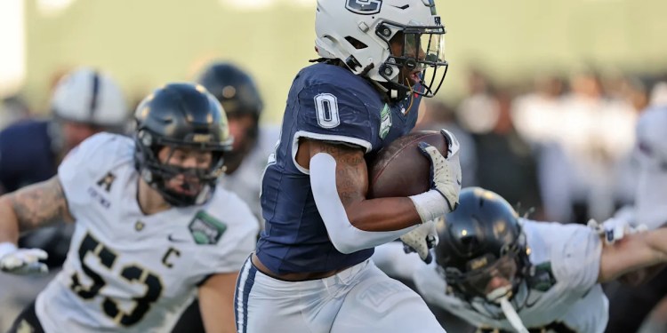 Army defeats UConn football in Fenway Bowl, 41-16 Army defeats UConn football in Fenway Bowl, 41-16