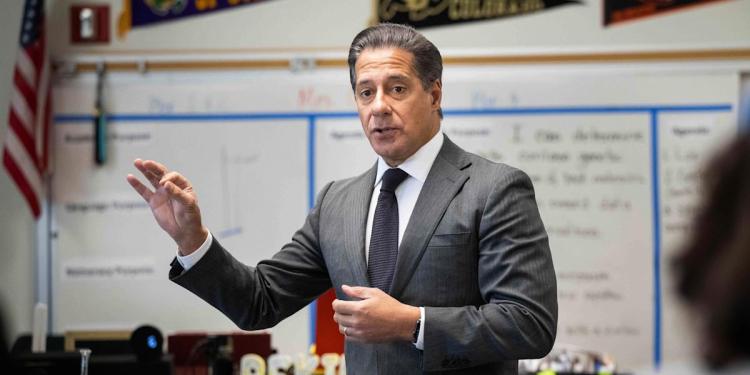 Feds say agents went to LA schools to do welfare check on migrant children Feds say agents went to LA schools to do welfare check on migrant children