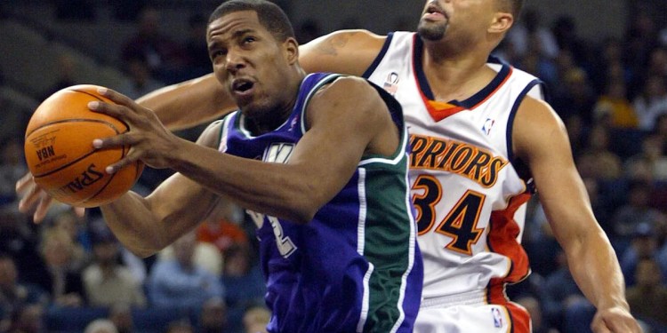 Golden State Warriors Jersey History: Chris Mills (1999-2003) Golden State Warriors Jersey History: Chris Mills (1999-2003)