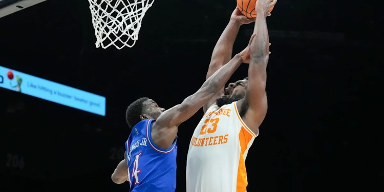Kansas beats Tennessee in Las Vegas basketball game Kansas beats Tennessee in Las Vegas basketball game