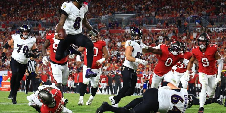 Monday Night Football: Ravens dominate Buccaneers, Cardinals stun Chargers with game-winning field goal Monday Night Football: Ravens dominate Buccaneers, Cardinals stun Chargers with game-winning field goal