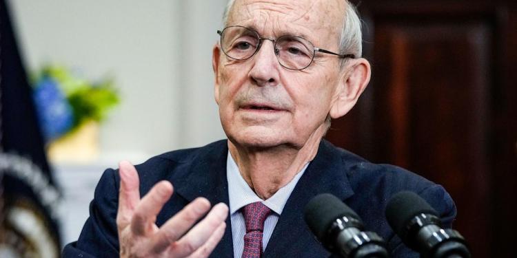 Justice Stephen Breyer says (politely) that the SCOTUS majority is doing it all wrong Justice Stephen Breyer says (politely) that the SCOTUS majority is doing it all wrong