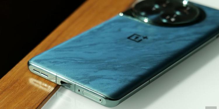 The OnePlus 12 smartphone drops to a record low of 0 for Prime Day The OnePlus 12 smartphone drops to a record low of 0 for Prime Day