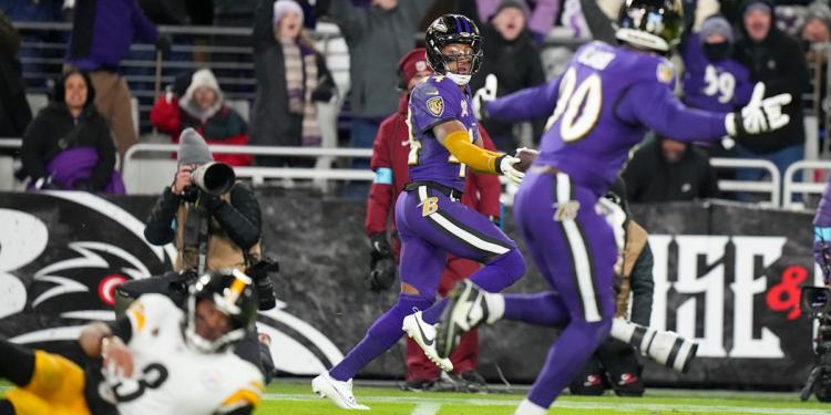 Steelers-Ravens: Baltimore clinches playoff berth and keeps Pittsburgh from winning AFC North crown Steelers-Ravens: Baltimore clinches playoff berth and keeps Pittsburgh from winning AFC North crown