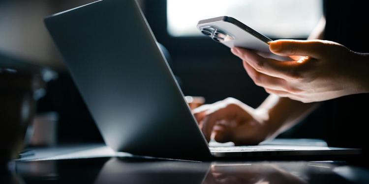 Google to discontinue free dark web monitoring tool next year Google to discontinue free dark web monitoring tool next year