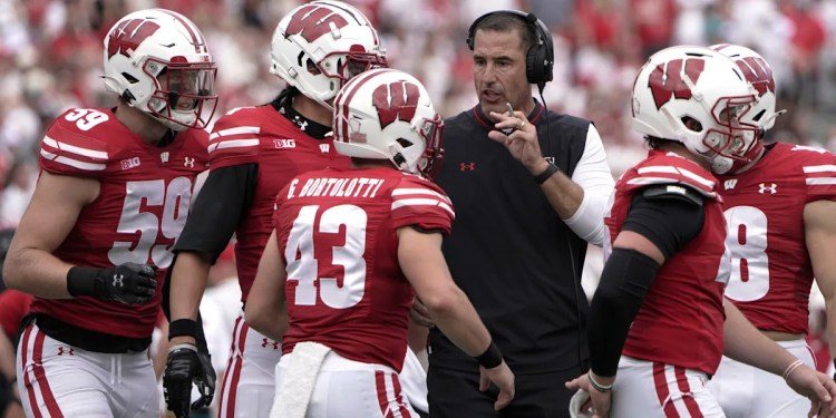 Receiver switches commitment from Vanderbilt to Wisconsin for 2026 class Receiver switches commitment from Vanderbilt to Wisconsin for 2026 class