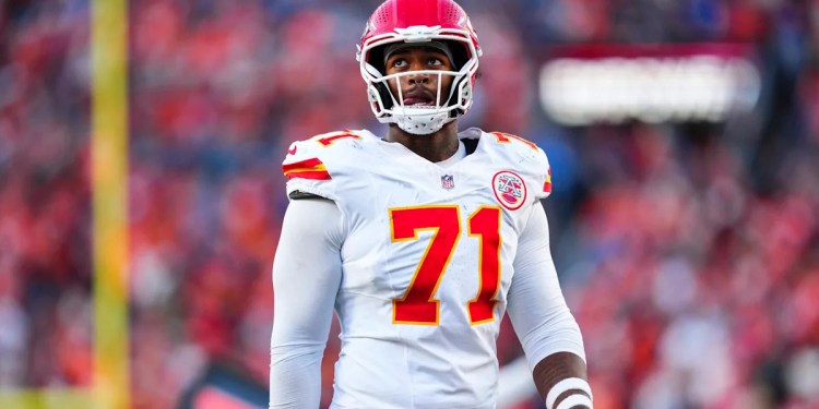 Josh Simmons Out Indefinitely with Wrist Injury Josh Simmons Out Indefinitely with Wrist Injury