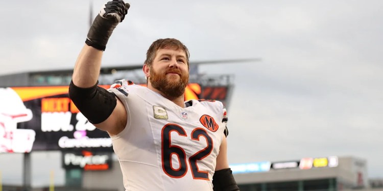 Joe Thuney to Play Left Tackle for Bears vs. Rams Joe Thuney to Play Left Tackle for Bears vs. Rams