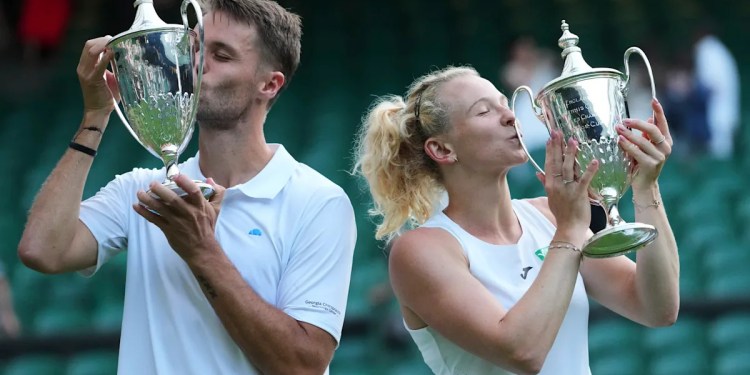 Katerina Siniakova and Sem Verbeek win Wimbledon mixed-doubles title Katerina Siniakova and Sem Verbeek win Wimbledon mixed-doubles title