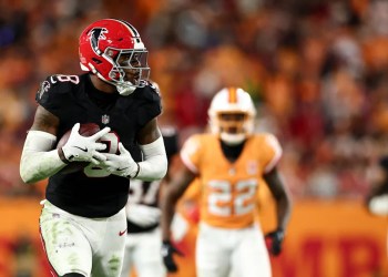 Kyle Pitts scores third touchdown, Falcons trail Bucs 28-26 Kyle Pitts scores third touchdown, Falcons trail Bucs 28-26