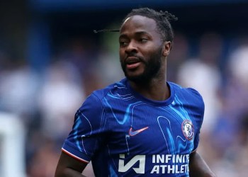 Man United Interested in Raheem Sterling from Chelsea Man United Interested in Raheem Sterling from Chelsea