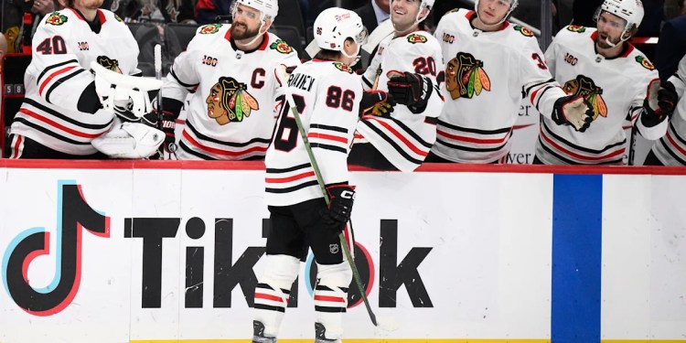 Blackhawks defeat Capitals 3-2 in shootout Blackhawks defeat Capitals 3-2 in shootout