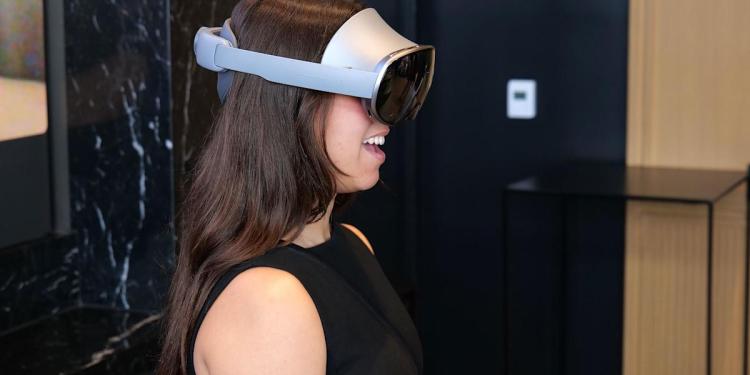 Samsung Galaxy XR Lacks Features for Android XR Samsung Galaxy XR Lacks Features for Android XR