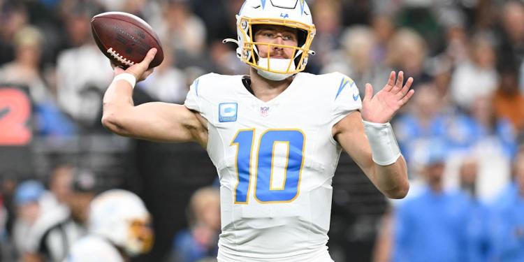 Chargers vs. Texans score, live updates: Wild-card weekend opens with Los Angeles and Houston facing off Chargers vs. Texans score, live updates: Wild-card weekend opens with Los Angeles and Houston facing off