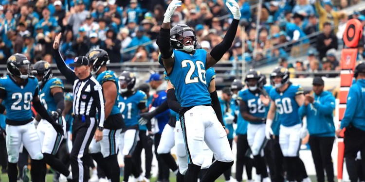 Jaguars Lead 21-7 After Antonio Johnson Interception Return Jaguars Lead 21-7 After Antonio Johnson Interception Return