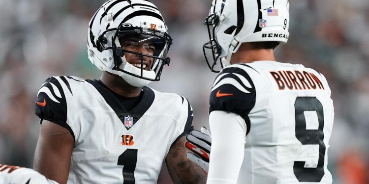 Bengals vs. Chargers score, live updates: Cincinnati looks to continue its climb back into the playoff hunt in Los Angeles Bengals vs. Chargers score, live updates: Cincinnati looks to continue its climb back into the playoff hunt in Los Angeles