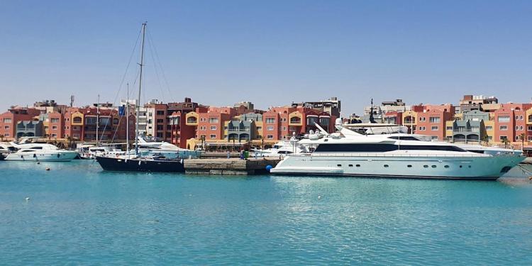 At least 6 killed as tourist submarine sinks off Egyptian coast At least 6 killed as tourist submarine sinks off Egyptian coast