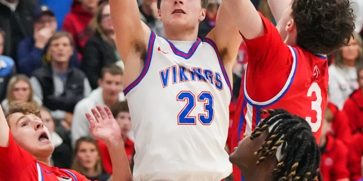 Buzzer Beater Secures Wisconsin Lutheran Tournament Title in South Carolina Buzzer Beater Secures Wisconsin Lutheran Tournament Title in South Carolina