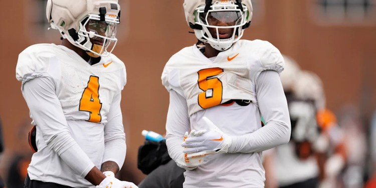 Heupel Discusses Jalin Hyatt with Tennessee WRs Before Music City Bowl Heupel Discusses Jalin Hyatt with Tennessee WRs Before Music City Bowl