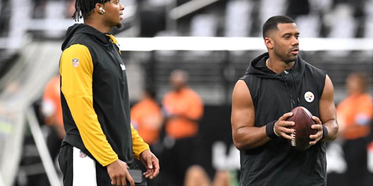 Mike Tomlin's plan to keep Steelers' QB decision 'in-house' apparently spoiled by George Pickens Mike Tomlin's plan to keep Steelers' QB decision 'in-house' apparently spoiled by George Pickens