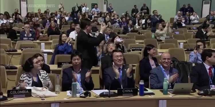 Nations at UN climate talks agree on 0B a year for poor countries to curb and adapt to warming in a compromise deal Nations at UN climate talks agree on 0B a year for poor countries to curb and adapt to warming in a compromise deal