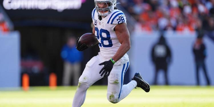 Data reveals just how costly Jonathan Taylor's goal-line fumble was for fantasy football managers Data reveals just how costly Jonathan Taylor's goal-line fumble was for fantasy football managers