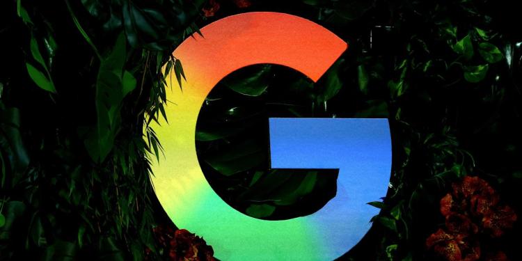 Google Discover Tests AI-Generated Headlines Google Discover Tests AI-Generated Headlines