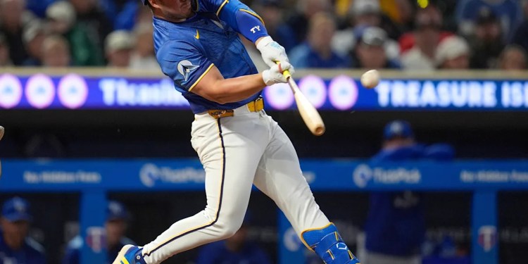 France's 2-run homer in 9th lifts Twins over Royals 3-1 for 15th win in 17 games France's 2-run homer in 9th lifts Twins over Royals 3-1 for 15th win in 17 games