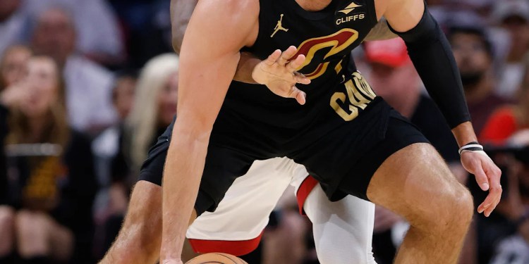 Cavs win by 55 points to sweep Heat and finish off most lopsided series in NBA playoff history Cavs win by 55 points to sweep Heat and finish off most lopsided series in NBA playoff history