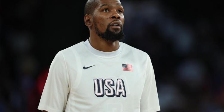 Kevin Durant becomes minority owner of powerhouse French club Paris Saint-Germain in latest investment Kevin Durant becomes minority owner of powerhouse French club Paris Saint-Germain in latest investment