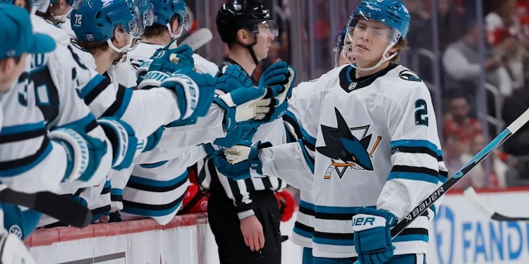 Sharks defeat Panthers 4-1 in Tkachuk’s return Sharks defeat Panthers 4-1 in Tkachuk’s return