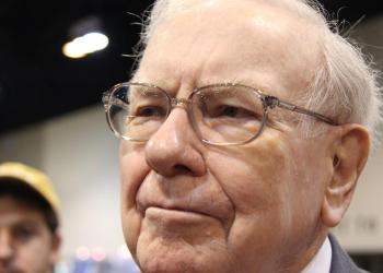Does Warren Buffett Know Something Wall Street Doesn’t? He Recently Added Shares of an Internet Monopoly That 60% of Analysts Say Not to Buy. Does Warren Buffett Know Something Wall Street Doesn’t? He Recently Added Shares of an Internet Monopoly That 60% of Analysts Say Not to Buy.