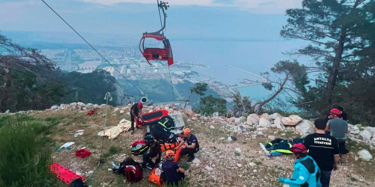 More than 40 people still stranded the day after a deadly cable car accident in Turkey More than 40 people still stranded the day after a deadly cable car accident in Turkey