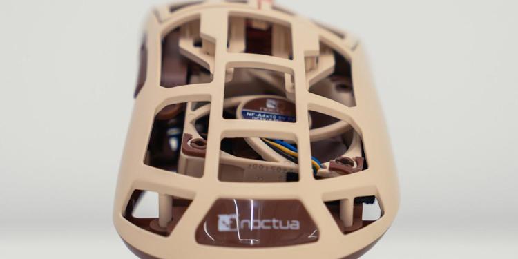 This gaming mouse has a tiny fan inside to keep sweaty palms at bay This gaming mouse has a tiny fan inside to keep sweaty palms at bay