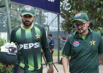 Mike Hesson discusses Babar Azam’s strike rate and team changes Mike Hesson discusses Babar Azam’s strike rate and team changes