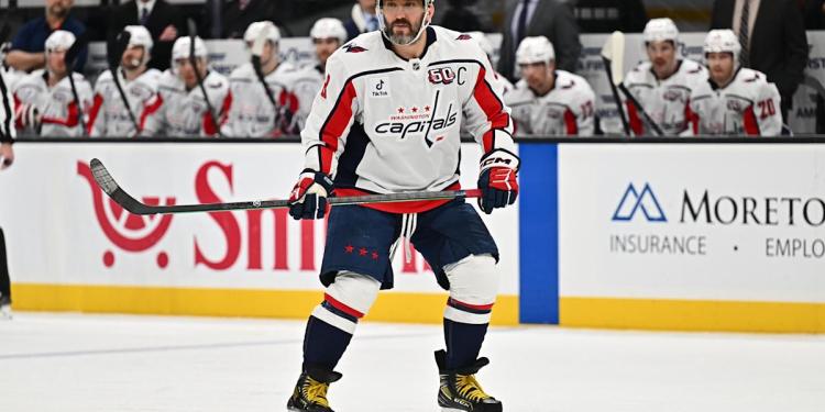 Capitals' Alex Ovechkin to miss 4-6 weeks with fractured fibula, chase for Wayne Gretzky's goal record put on hold Capitals' Alex Ovechkin to miss 4-6 weeks with fractured fibula, chase for Wayne Gretzky's goal record put on hold