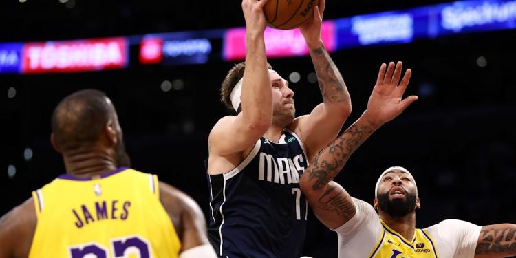 Fantasy Basketball Trade Reaction: Winners and losers of shocking Luka Dončić for Anthony Davis swap Fantasy Basketball Trade Reaction: Winners and losers of shocking Luka Dončić for Anthony Davis swap