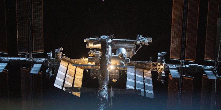 Astronauts reveal what life is like on ISS – and how they deal with ‘space smell’ Astronauts reveal what life is like on ISS – and how they deal with ‘space smell’