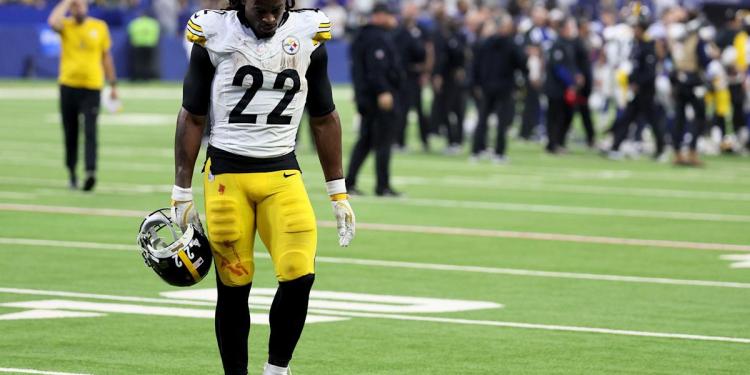 Colts’ Zaire Franklin doubles down on Najee Harris criticism after middle finger gestures Colts’ Zaire Franklin doubles down on Najee Harris criticism after middle finger gestures