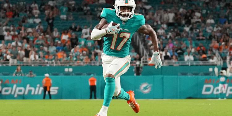 Fantasy Football Week 8 Matchups to Exploit: Welcome Jaylen Waddle back into your lineups! Fantasy Football Week 8 Matchups to Exploit: Welcome Jaylen Waddle back into your lineups!